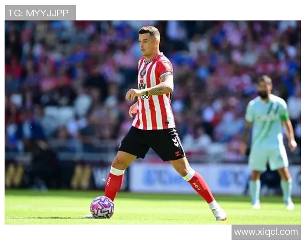 英超争四大战生变!黑马球队桑德兰靠防守反击战术搅乱欧冠资格争夺 英超争四大战生变!黑马球队桑德兰靠防守反击战术搅乱欧冠资格争夺